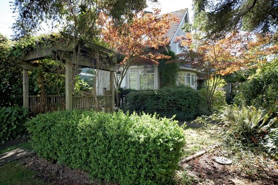 259 East 17th Street, North Vancouver