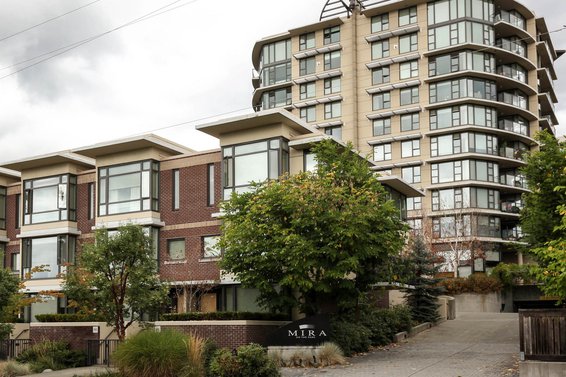 201-683 W Victoria Park, North Vancouver