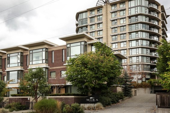 201-683 W Victoria Park, North Vancouver