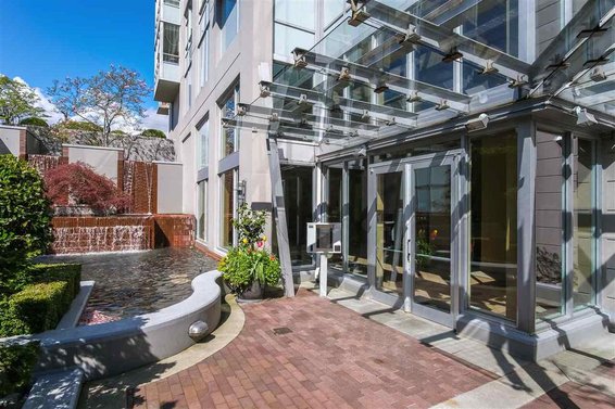 402-120 West 16th Street, North Vancouver