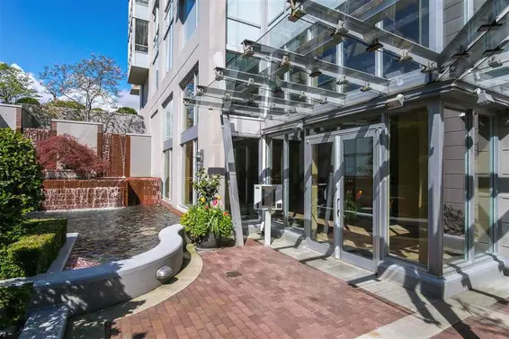 402-120 West 16th Street, North Vancouver