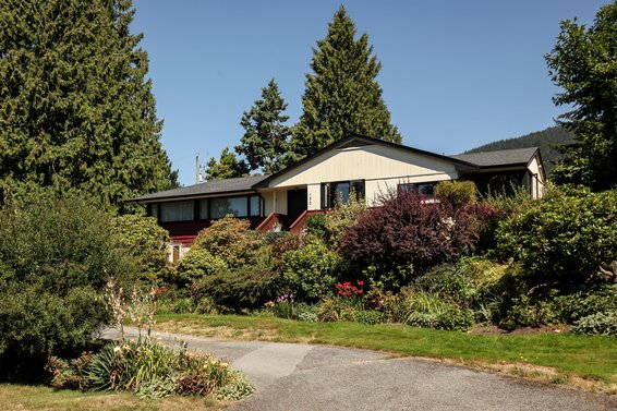 150 Sandringham Crescent, North Vancouver