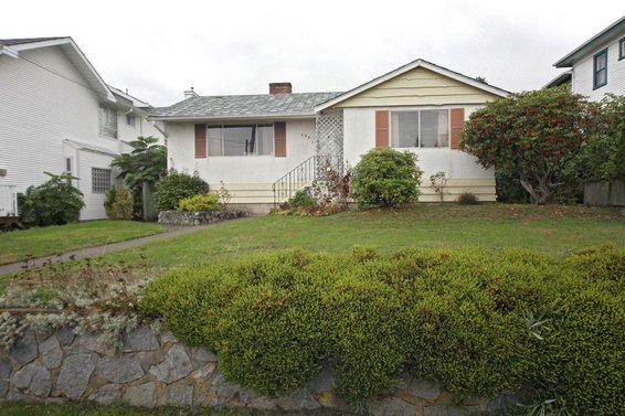 306 East 9th Street, North Vancouver