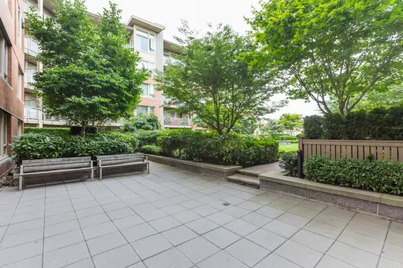 Courtyard - 127-119 West 22nd Street, North Vancouver  