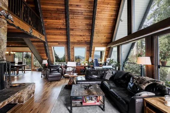Living Room - 440 Upper Bayview Road, Lions Bay  