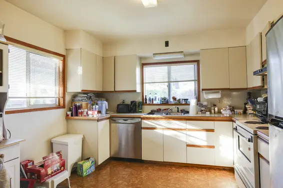 1553 Sutherland Avenue, North Vancouver For Sale - image 1