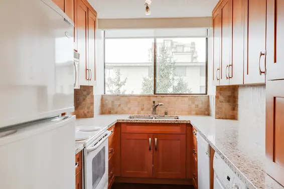 Kitchen - 703-114 W Keith Road, North Vancouver  