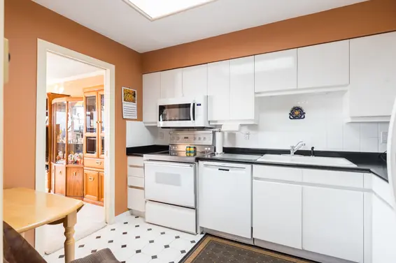 Kitchen - 1702 1327 E Keith Road, North Vancouver  