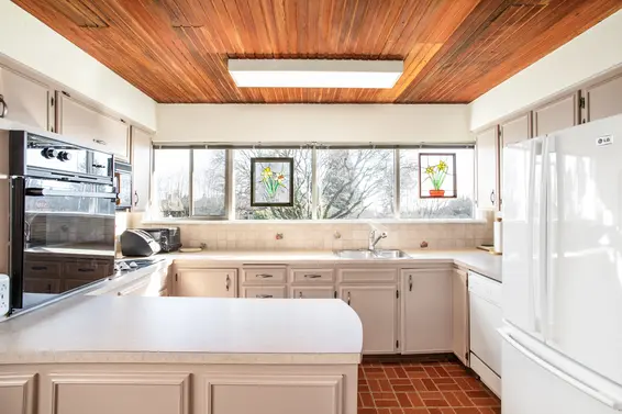 Kitchen 2 - 502 E 18th Street, North Vancouver  