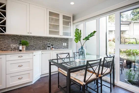 Kitchen - 1050 Lillooet Road, North Vancouver  