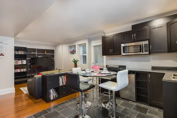 3660 Carnarvon Avenue, North Vancouver For Sale - image 18