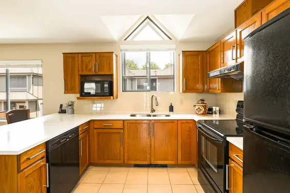 Kitchen - 20-2133 St Georges Avenue, North Vancouver  