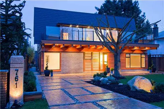 761 East 12th Street, North Vancouver