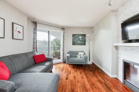409 183 West 23rd Street, North Vancouver For Sale - image 1