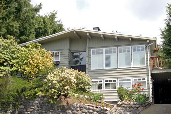 4104 Norwood Avenue, North Vancouver