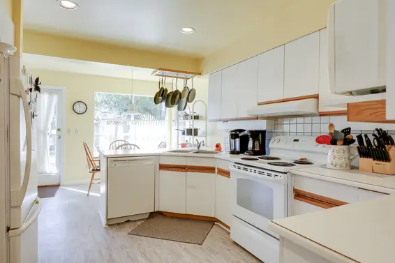Kitchen - 1101 Clements Avenue, North Vancouver  
