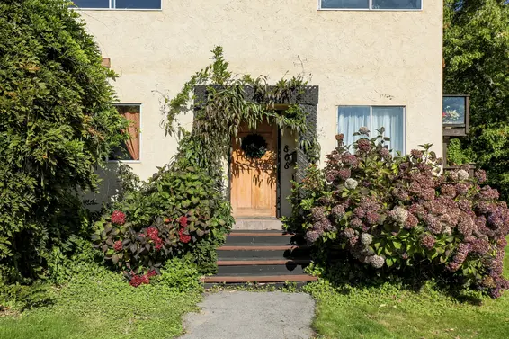868 Drayton Street, North Vancouver  