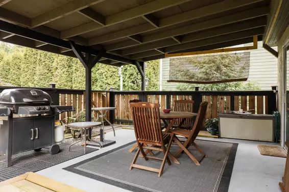 Sundeck  