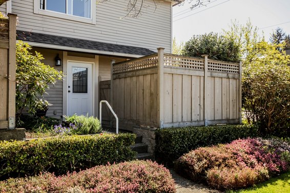 11-1818 Chesterfield Avenue, North Vancouver