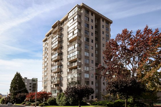 704-555 13th Street, West Vancouver