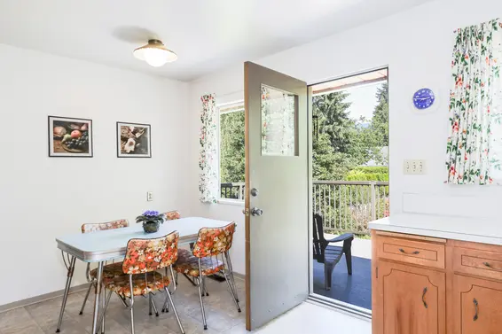 Kitchen - 3490 Institute Road  