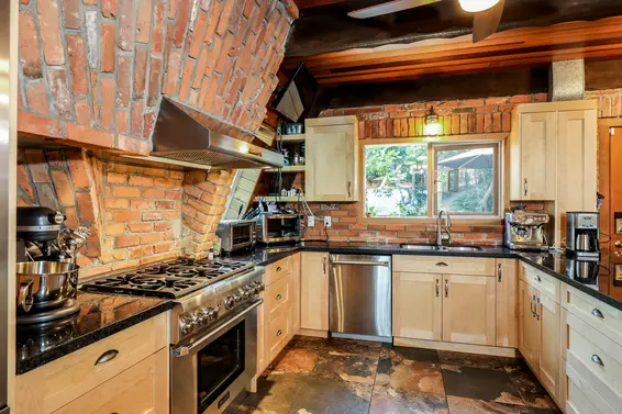 Kitchen - 440 Upper Bayview Road, Lions Bay  