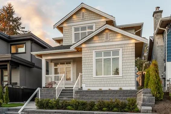 2698 Violet Street, North Vancouver  