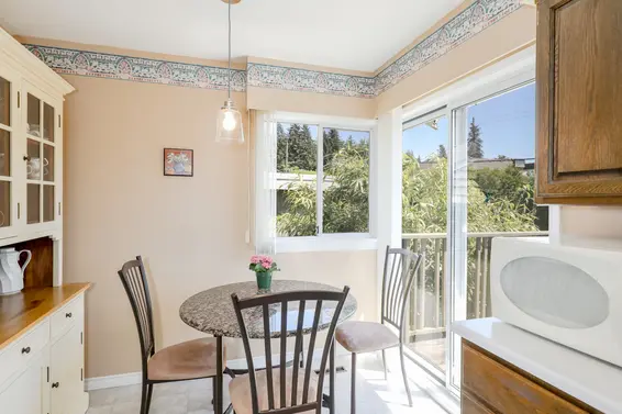 Eating Area - 935 Beaconsfield Road, North Vancouver  