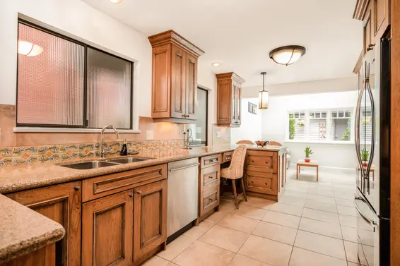 5617 White Pine Lane, North Vancouver For Sale - image 9