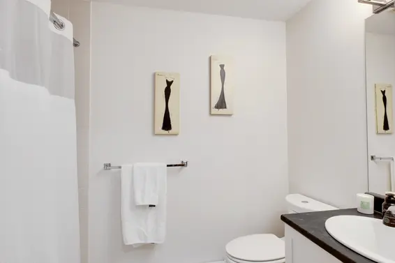 Master Ensuite - 308-1000 Bowron Court, North Vancouver  