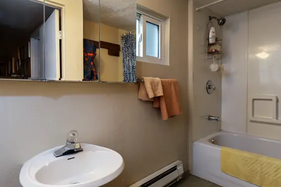 4 piece bathroom  