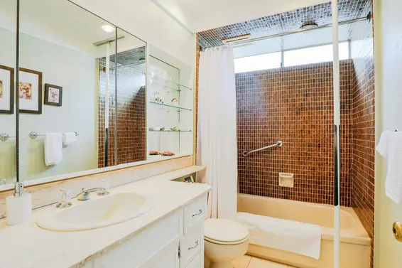 Bathroom - 745 East Keith Road  