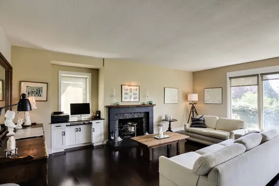 125 Carisbrooke Crescent, North Vancouver For Sale - image 4