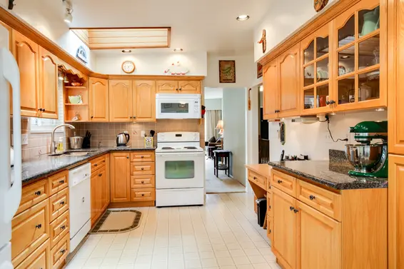 202 West 27th Street, North Vancouver For Sale - image 6