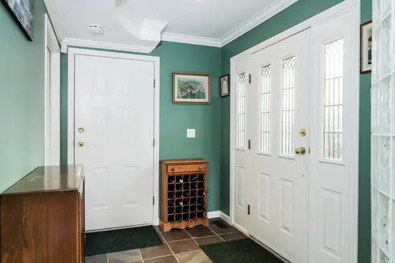 Foyer - 5-1001 Northlands Drive  