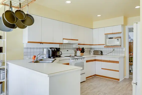 Kitchen - 1101 Clements Avenue, North Vancouver  