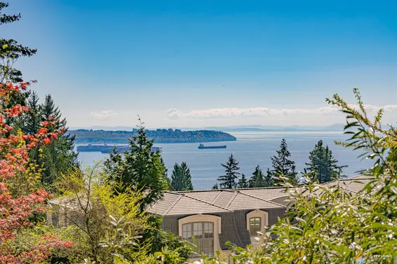 2261 Gisby Street, West Vancouver For Sale - image 1