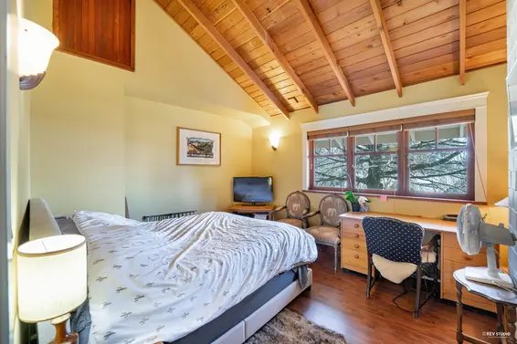 2261 Gisby Street, West Vancouver For Sale - image 15