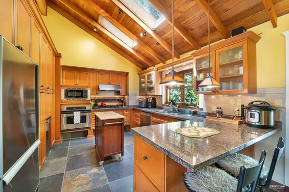 2261 Gisby Street, West Vancouver For Sale - image 27