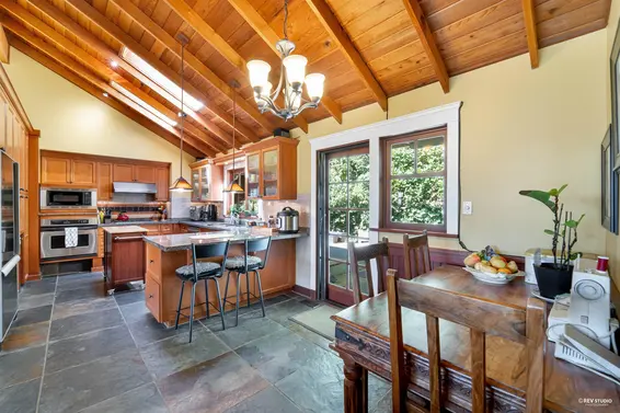 2261 Gisby Street, West Vancouver For Sale - image 32