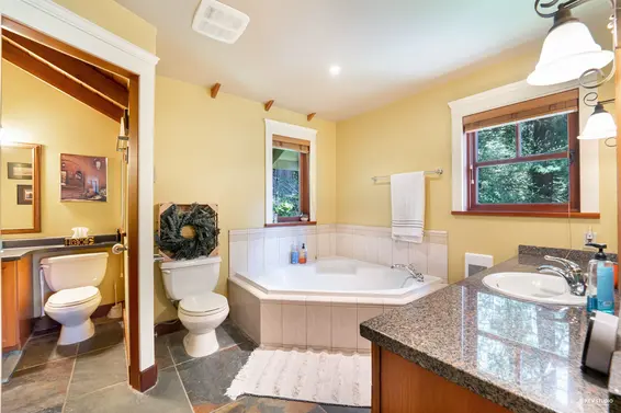 2261 Gisby Street, West Vancouver For Sale - image 36