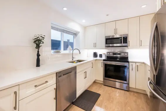 1709 Philip Avenue, North Vancouver For Sale - image 8