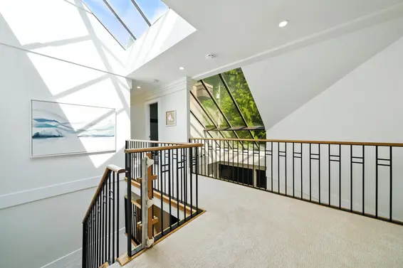 8275 Pasco Road, West Vancouver For Sale - image 18
