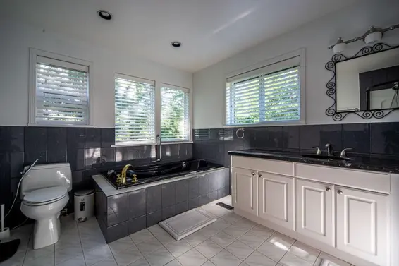 1704 Pierard Road, North Vancouver For Sale - image 9