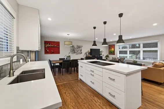 2568 Carnation Street, North Vancouver For Sale - image 10