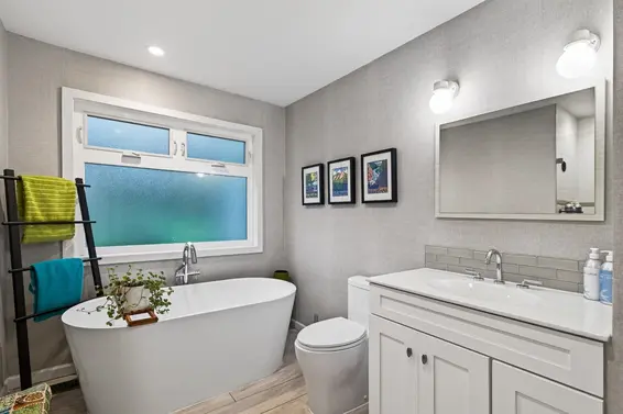 2568 Carnation Street, North Vancouver For Sale - image 17