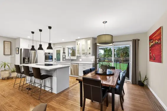 2568 Carnation Street, North Vancouver For Sale - image 6