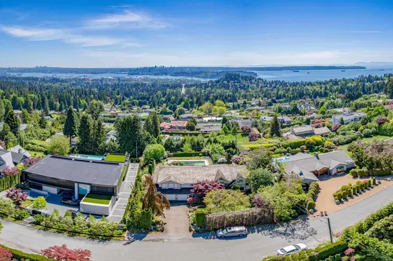 740 Knockmaroon Road, West Vancouver For Sale - image 34