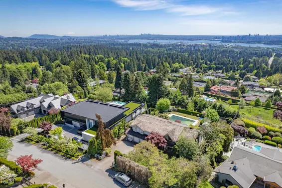 740 Knockmaroon Road, West Vancouver For Sale - image 4