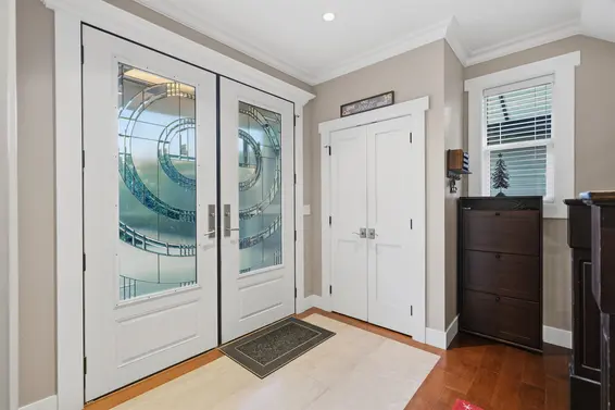 631 West 24th Close, North Vancouver For Sale - image 3